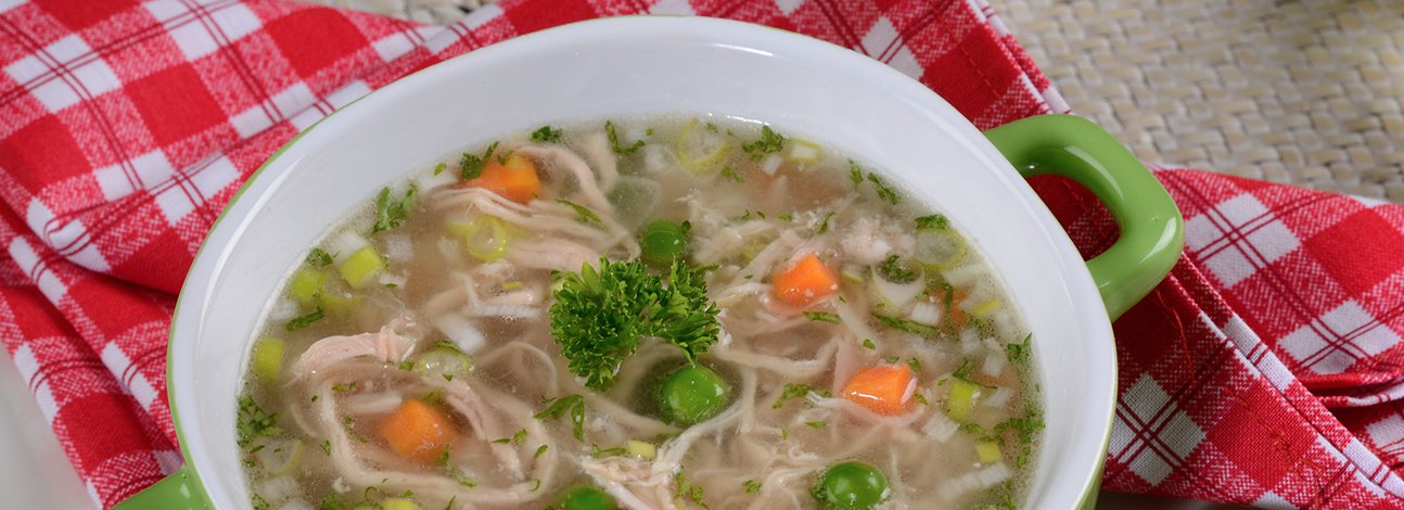 Caldo de pollo con arrocillo