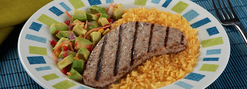 Filete de pollo asado con encurtido de aguacate