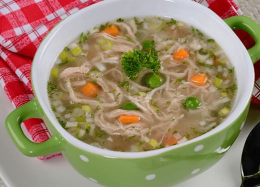 Caldo de pollo con arrocillo