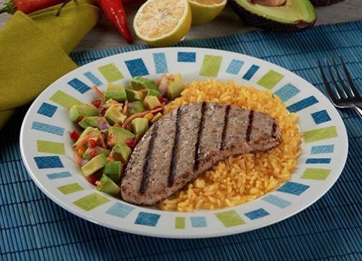 Filete de pollo asado con encurtido de aguacate