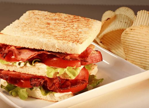 Sándwich de tocino BLT